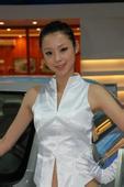 李行亮车上崩溃痛哭，称只想争女儿的抚养权